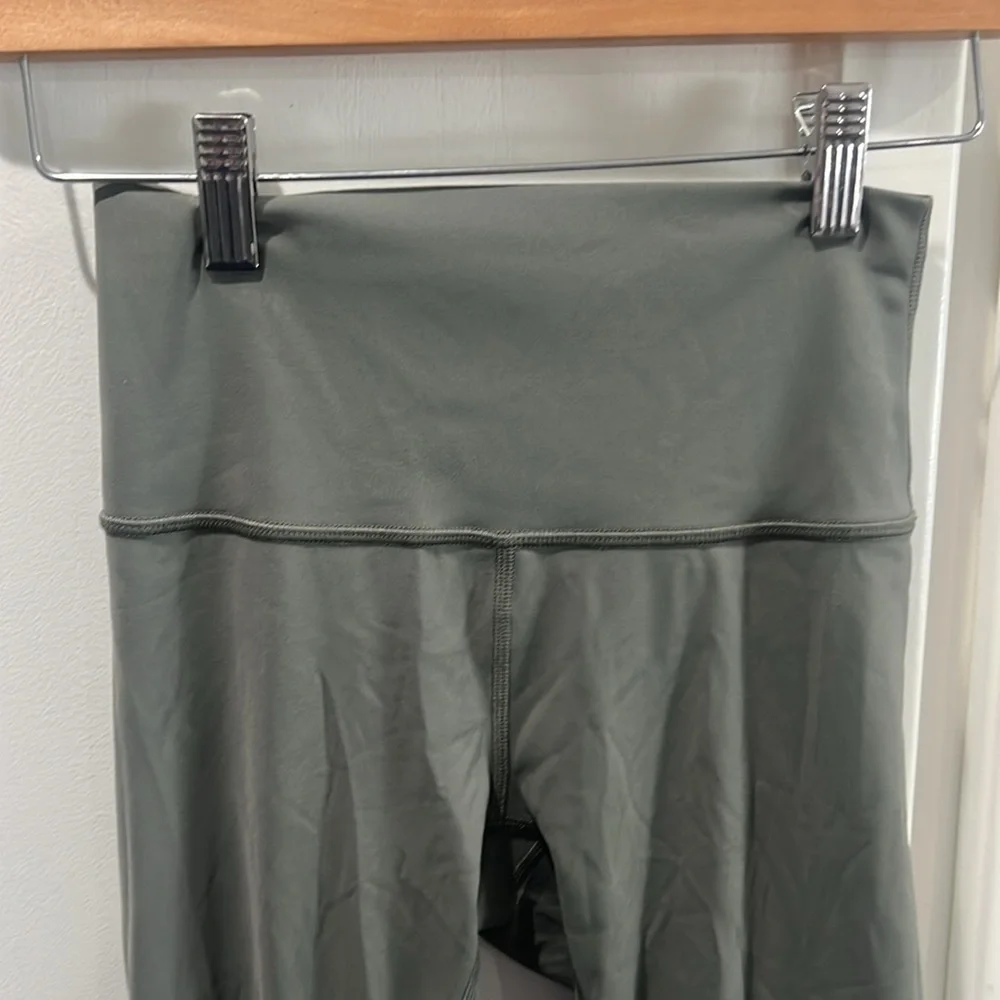 lululemon athletica sleek stylish